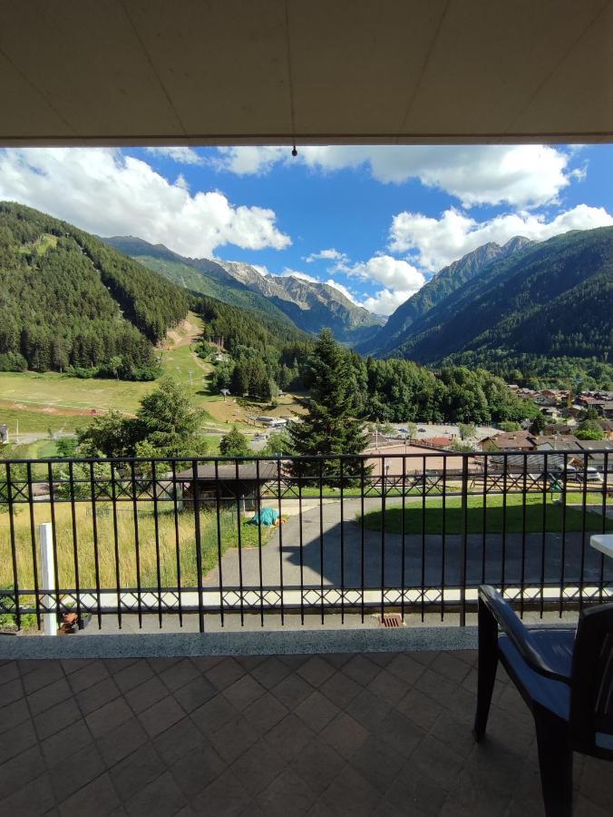 Appartamenti Flora Alpina Temù Exteriör bild